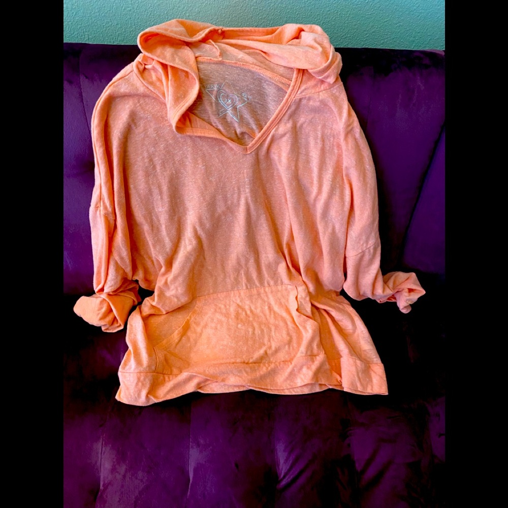 Hooded long sleeved shirt